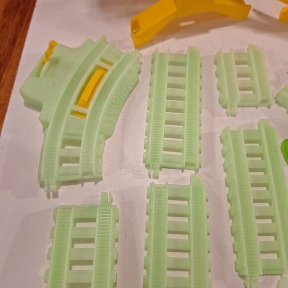 Thomas Train Trackmaster Glow In Dark PERCY'S MIDNIGHT MAIL DELIVERY Incomplete - Picture 3 of 9